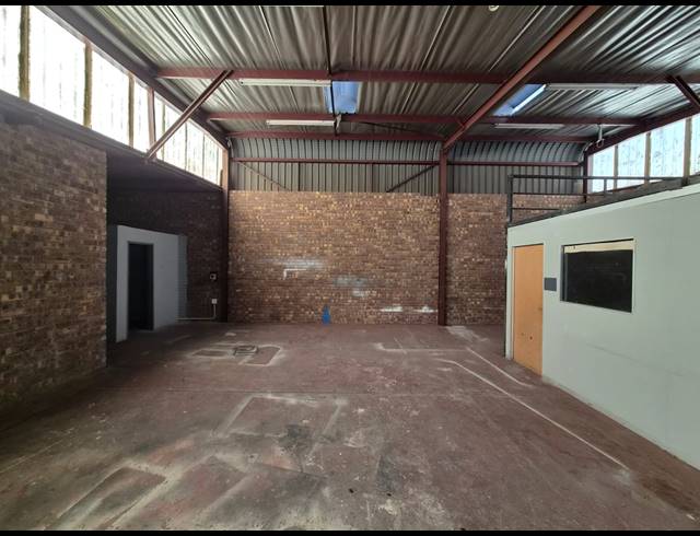 145M² WAREHOUSE TO LET IN WADEVILLE